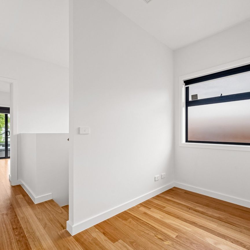 70B Beaconsfield Parade, Northcote - Photo 1