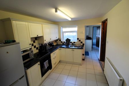 2 bedroom terraced house to rent - Photo 3