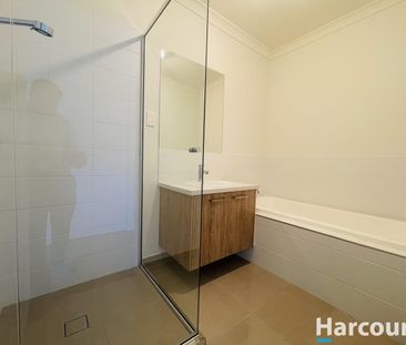 7 Bloom Street, Clyde North, Vic 3978 - Photo 2