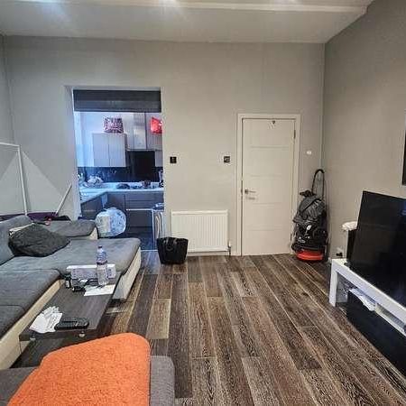 Norbury Avenue, Thornton Heath, CR7 - Photo 1