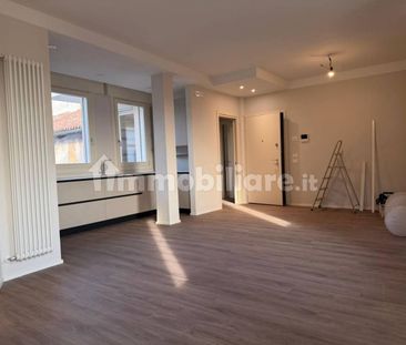 Appartamento via J. da Ponte, Centro, Bassano del Grappa - Photo 1
