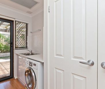 2/212 Salvado Road, Wembley - Photo 2