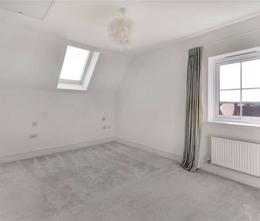 Semi-detached four bedroom home within a private development in Haw... - Photo 2