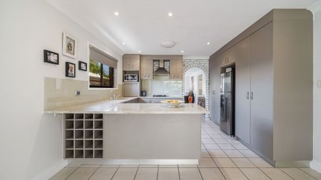 Fully Furnished Home in Mooloolaba! - Photo 5