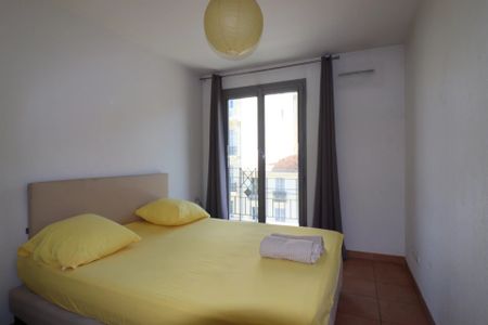 Location Appartement 4 pièces 80m² MARSEILLE 6ème - Photo 2