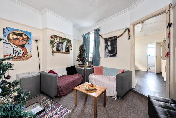 4 bedroom terraced house to rent - Photo 1