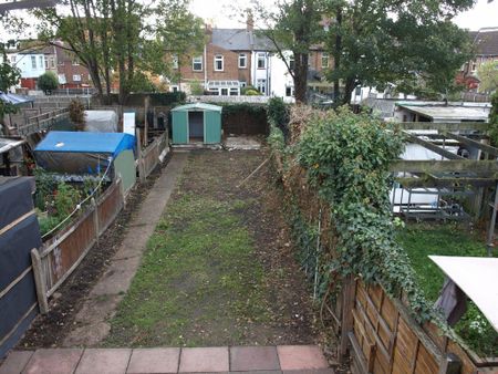 4 bedroom terraced house to rent - Photo 4