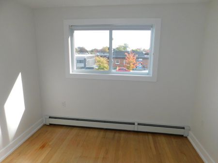 FOR RENT – 177 Coronation Avenue, Halifax, Nova Scotia - Photo 4