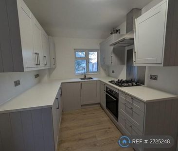 3 bedroom flat to rent - Photo 5