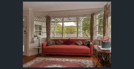 Charming Cottage - Available Fully Furnished or Unfurnished - Photo 2