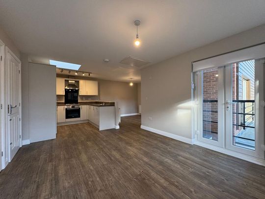 3 bedroom flat to rent - Photo 1