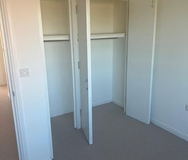 2 Bed Flat, Barker House, HA3 - Photo 2