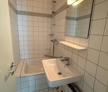 Voll Möbliertes Zimmer mit eigener Küche & Bad - Foto 1