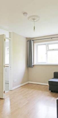 1 bedroom property to rent in Ilford - Photo 1