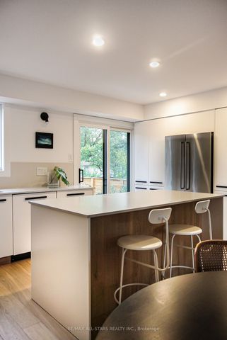 For Lease - 6032 Main Street, Whitchurch-Stouffville, Ontario - Photo 3