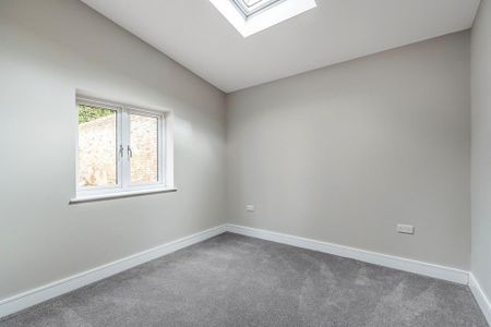 2 bedroom detached bungalow to rent - Photo 3