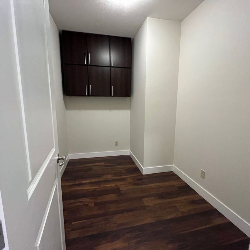 1 Bed +Den, 1 Bath – Aria - Photo 1