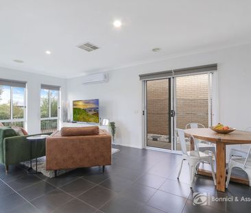 SETTLE IN BEFORE CHRISTMAS - Photo 5