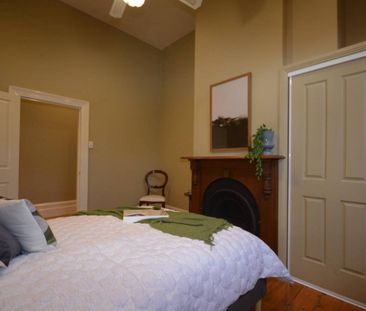 Inner City furnished property - Available NOW - Photo 6