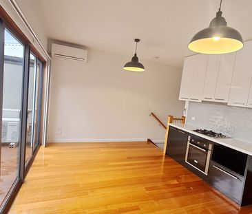 Uniquely designed! - Photo 6