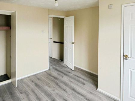 2 bedroom terraced house to rent - Photo 4