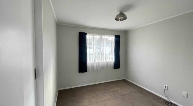 Easy, Breezy, Beautiful family home !! - Photo 1