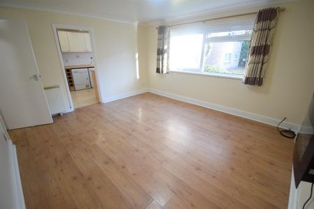 2 bedroom ground floor flat to rent - Photo 4