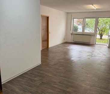 Helle 2-Zimmer-Wohnung mit Terrasse und Stellplatz - Photo 1