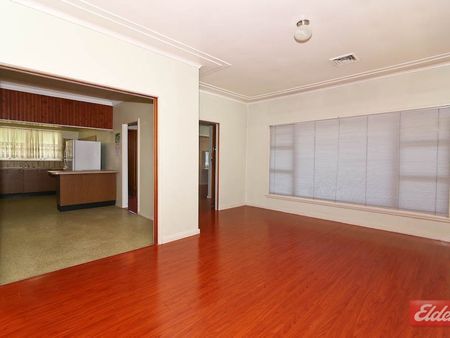 24 Sturdee Street - Photo 3