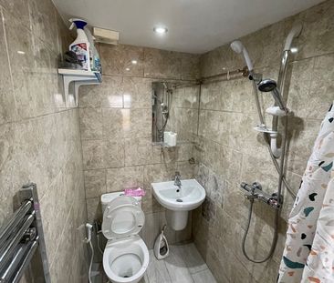 Studio Flat, Stratford, E15 - Photo 4