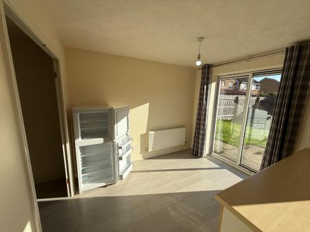 3 bedroom detached house to rent - Photo 3