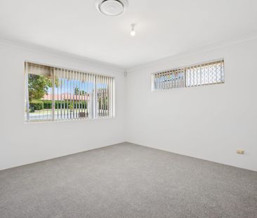 Beautifully Presented Family Home - Photo 4