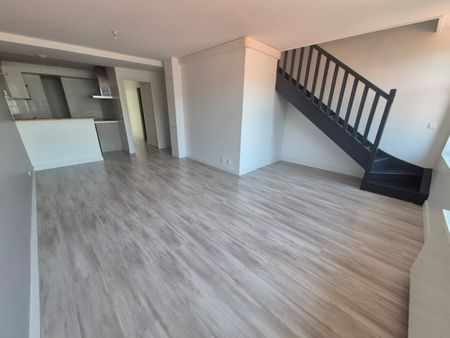 Location Appartement 4 pièces 69m² LILLE 59800 - Photo 2