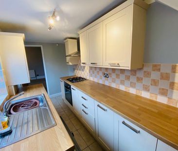 2 bedroom ground floor flat to rent - Photo 5