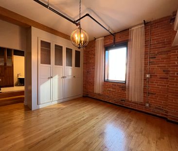 Stylish 1 Bedroom Loft In A Historic Downtown Building - Photo 6