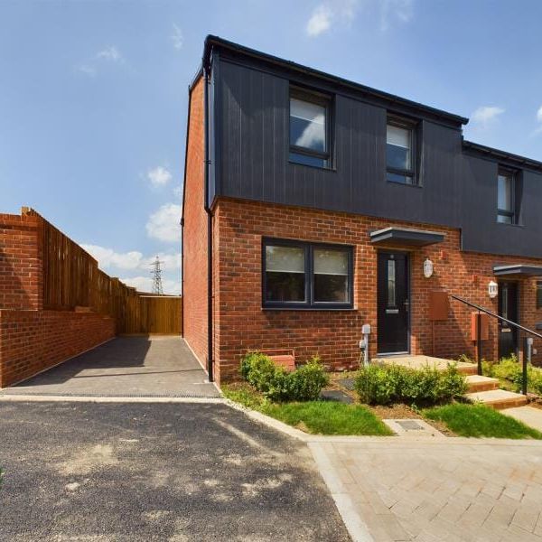Williams Crescent, Yate, Bristol - Photo 1