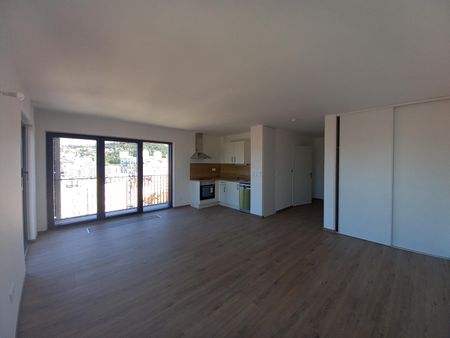 : Appartement 50.4 m² à ST ETIENNE - Photo 2