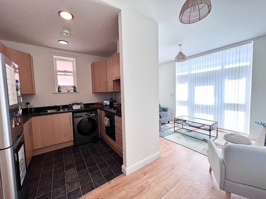 2 Bed Flat, Brattain Court, W3 - Photo 1