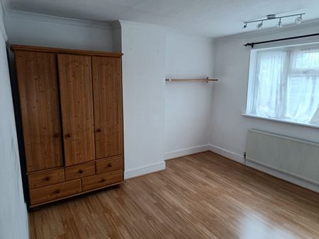 4 Bed Semi-Detached House, Nathans Road, HA0 - Photo 4