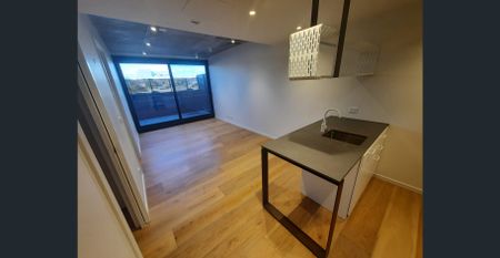 Pret a Porter! This Beautiful 1-Bedroom Plus Study is the Latest in Fashionable Living! - Photo 4