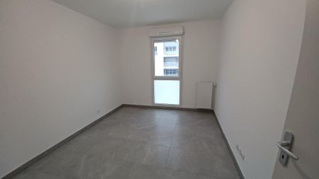 location Appartement T3 DE 62.98m² À ISTRES - Photo 2