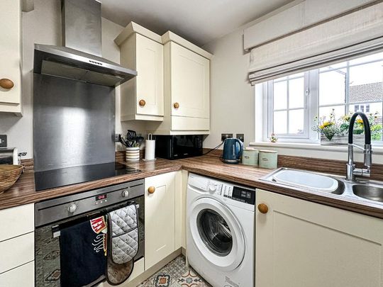 2 bedroom end of terrace house to rent - Photo 1