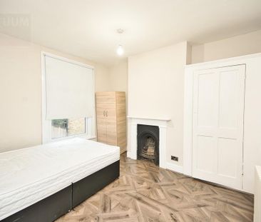4 bedroom terraced house to rent - Photo 5