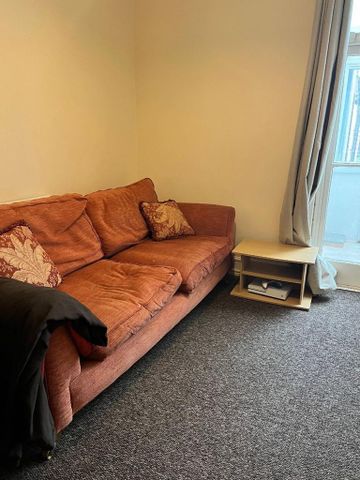 4 bedroom terraced house to rent - Photo 2