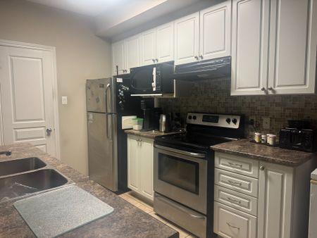 For Lease - 190 Hornchurch Lane Unit# B, Barrhaven, Ontario - Photo 4