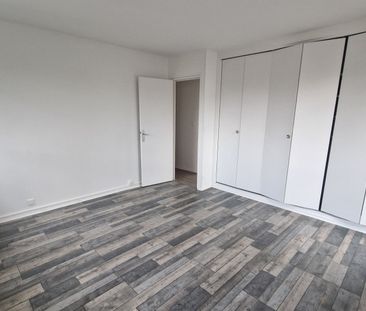 Location Appartement 3 pièces 83m² MONT ST AIGNAN 76130 - Photo 4