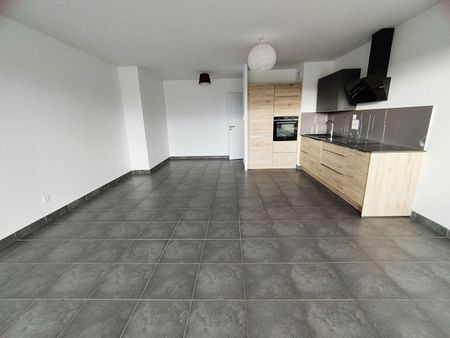 Location Appartement 4 pièces 83m² - Photo 4