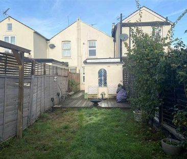 Edgell Road, Staines Upon Thames, Surrey, TW18 - Photo 5