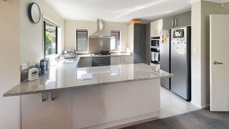 Mission Heights, 4bedroom family home - Photo 4