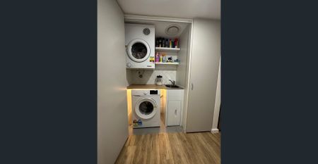 Open plan with exception entertaining area and convenient location! - Photo 5